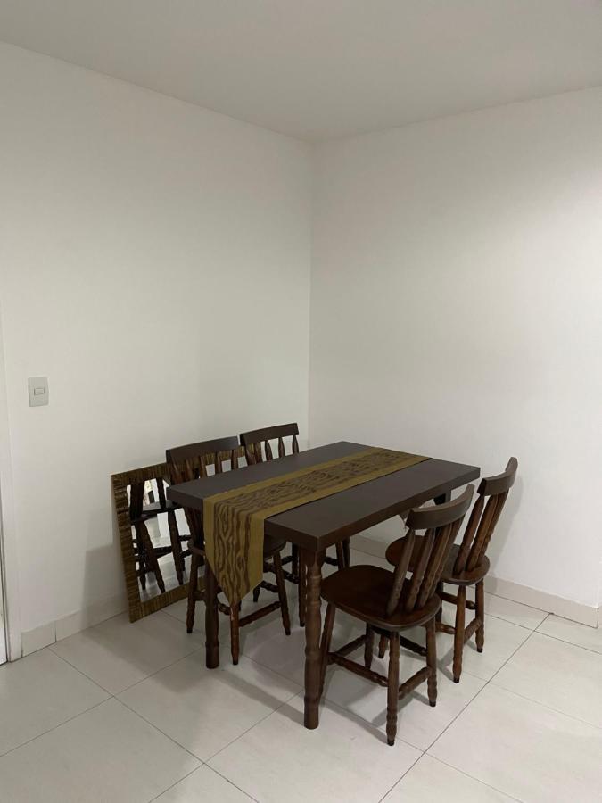 Apartamento Com Varanda E Piscina กาโบฟรีโอ ภายนอก รูปภาพ